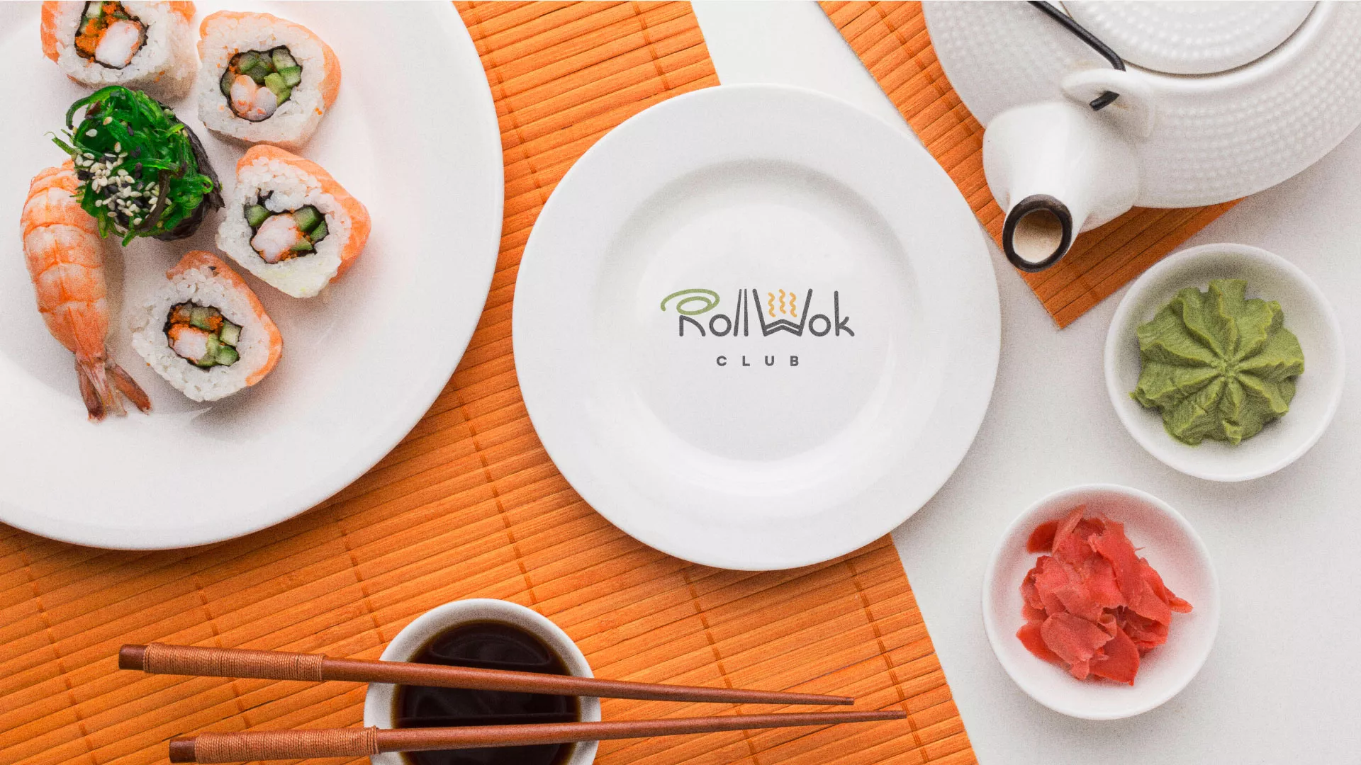Разработка логотипа и фирменного стиля суши-бара «Roll Wok Club» в Муравленко